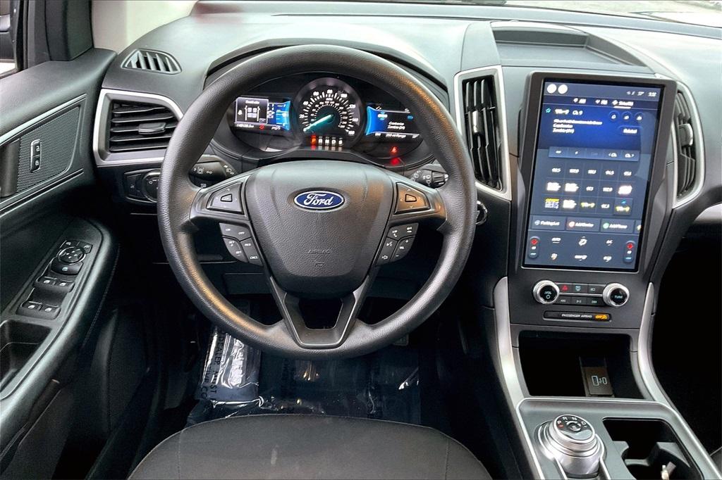 2022 Ford Edge SE - Photo 16