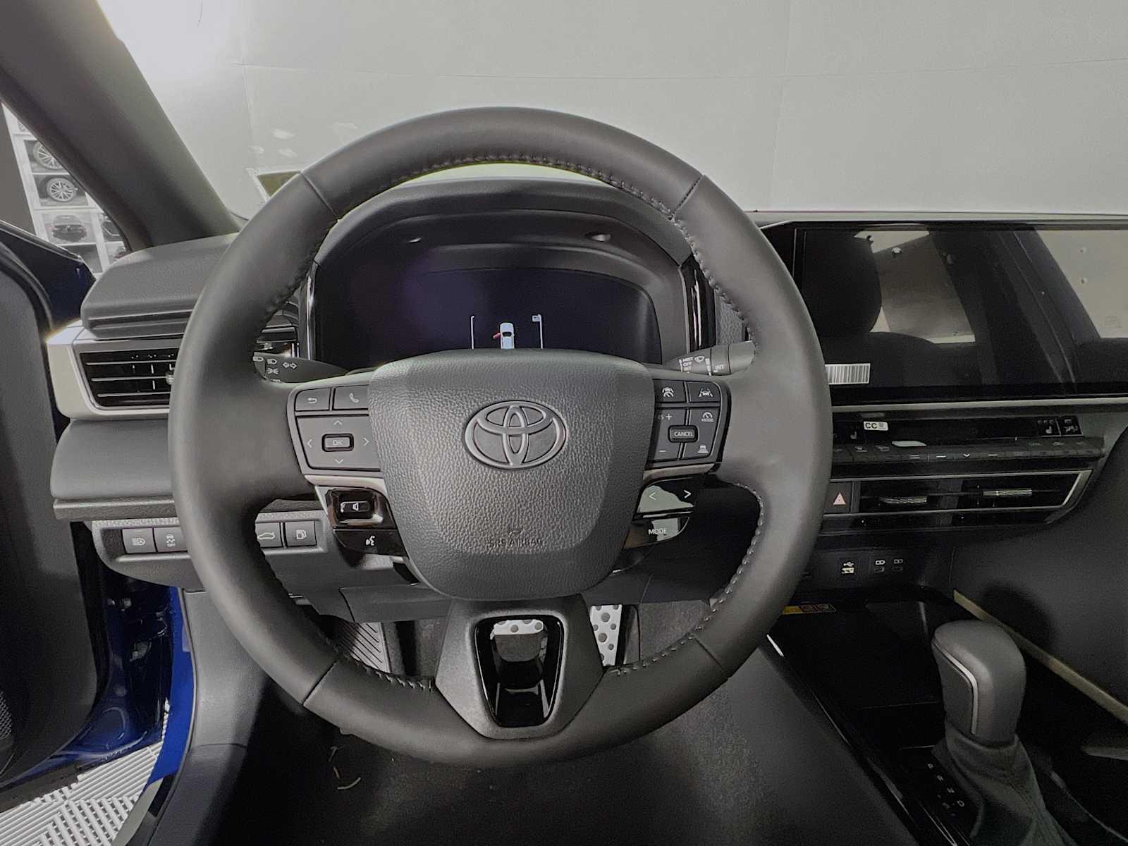 2025 Toyota Camry XSE - Photo 7