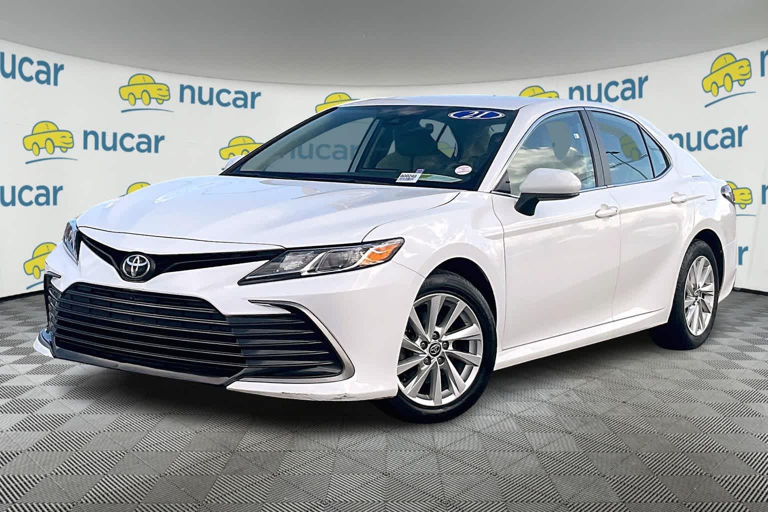 2021 Toyota Camry LE - Photo 3