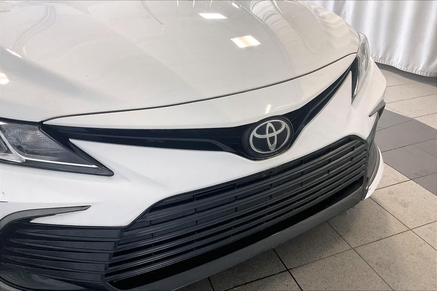 2021 Toyota Camry LE - Photo 31