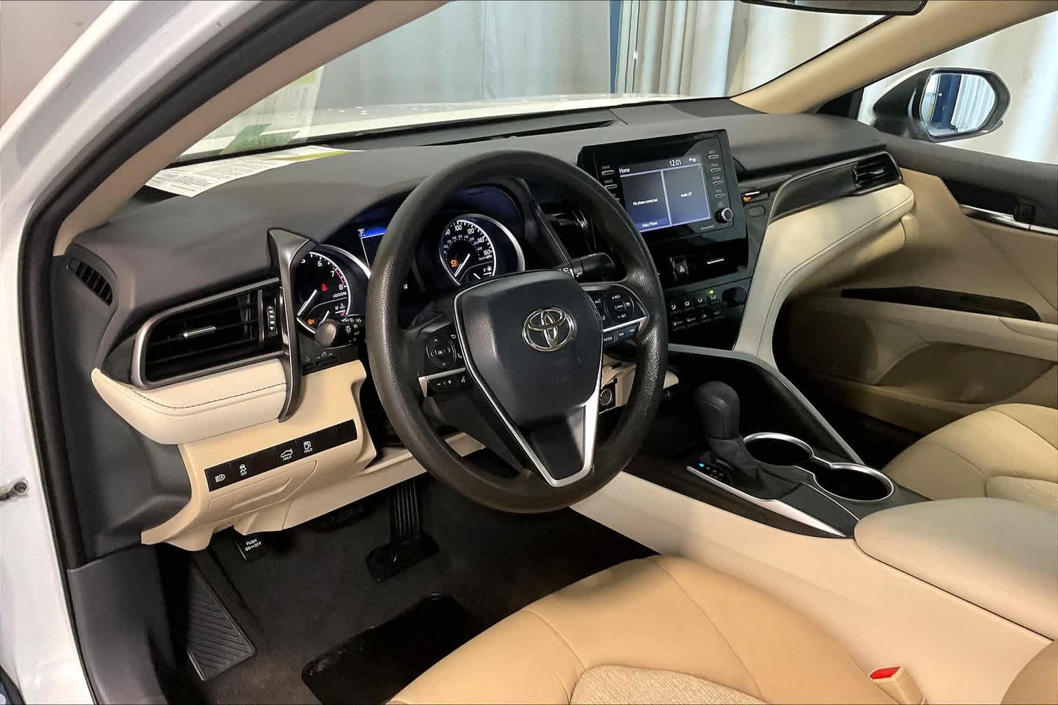 2021 Toyota Camry LE - Photo 8