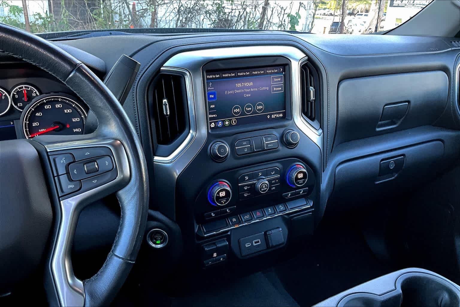 2021 Chevrolet Silverado 1500 RST 4WD Crew Cab 147 - Photo 18