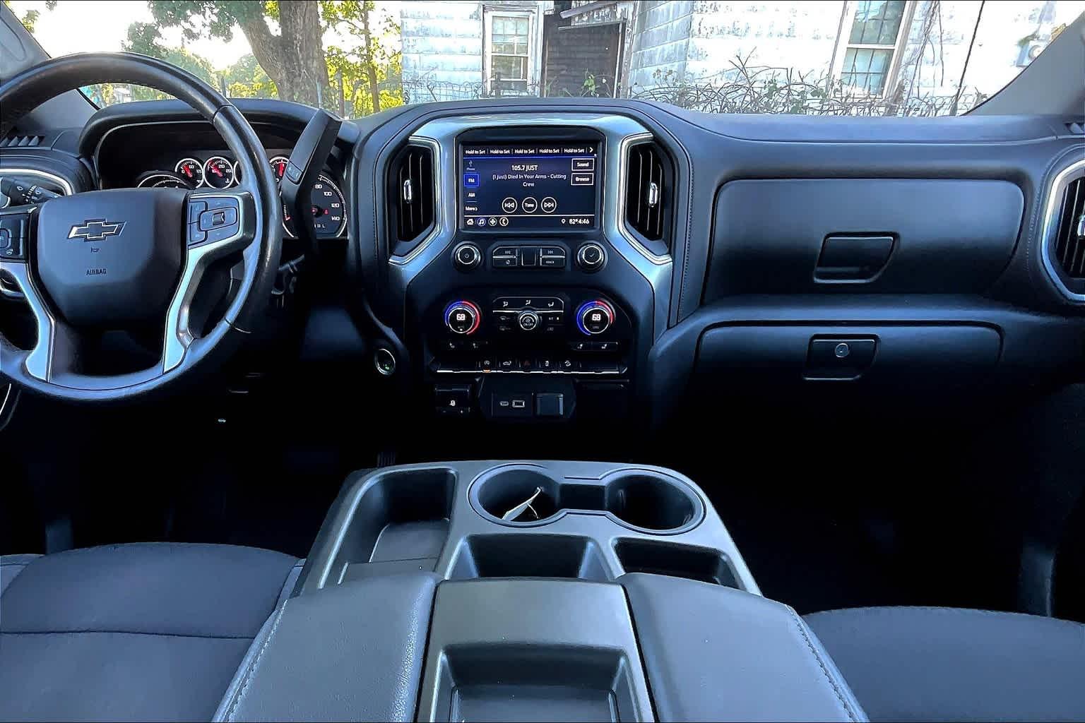 2021 Chevrolet Silverado 1500 RST 4WD Crew Cab 147 - Photo 21