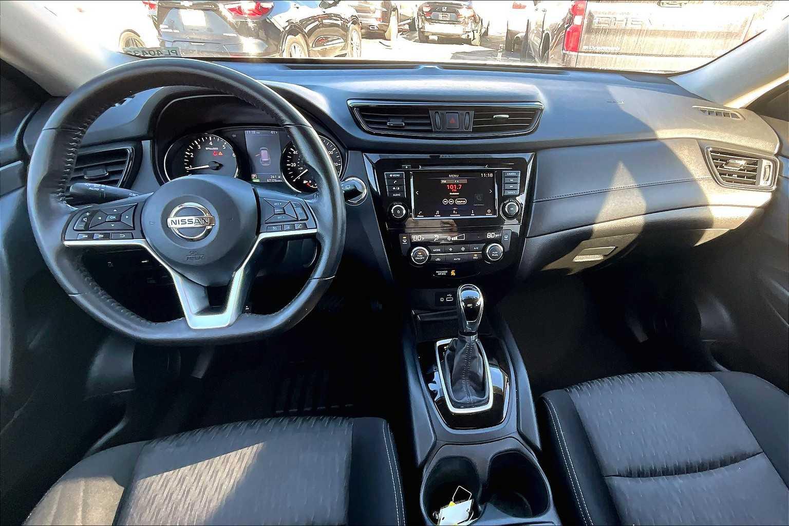 2018 Nissan Rogue SV - Photo 20