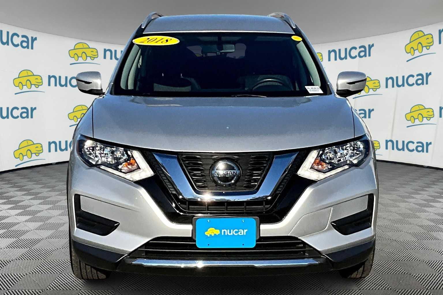 2018 Nissan Rogue SV - Photo 2