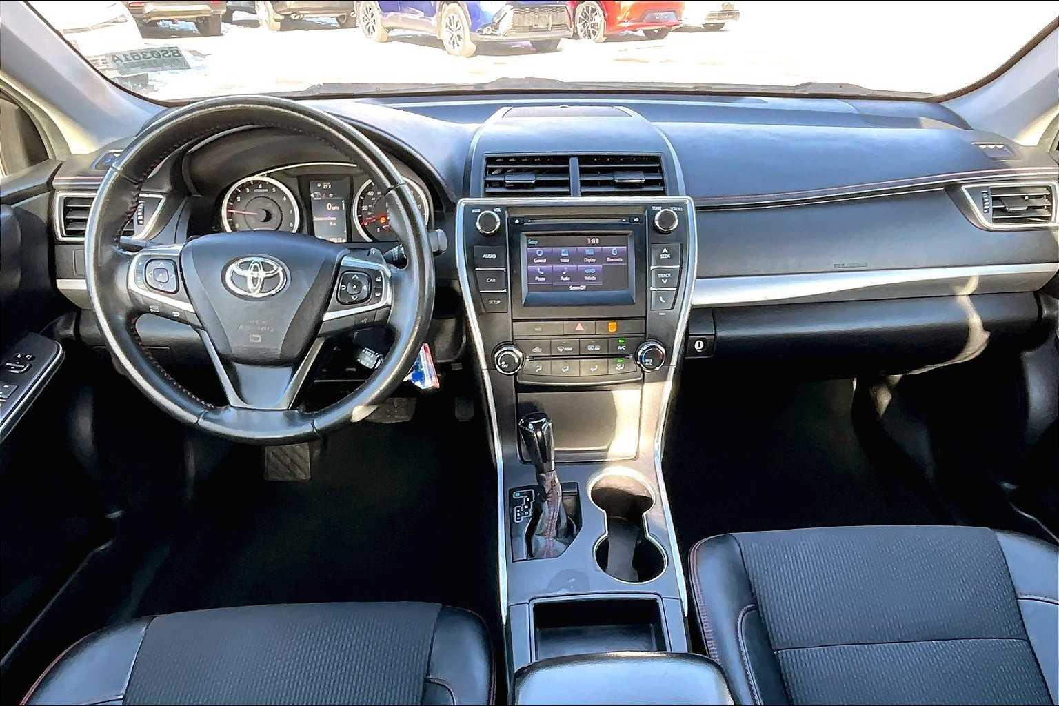 2016 Toyota Camry SE - Photo 21