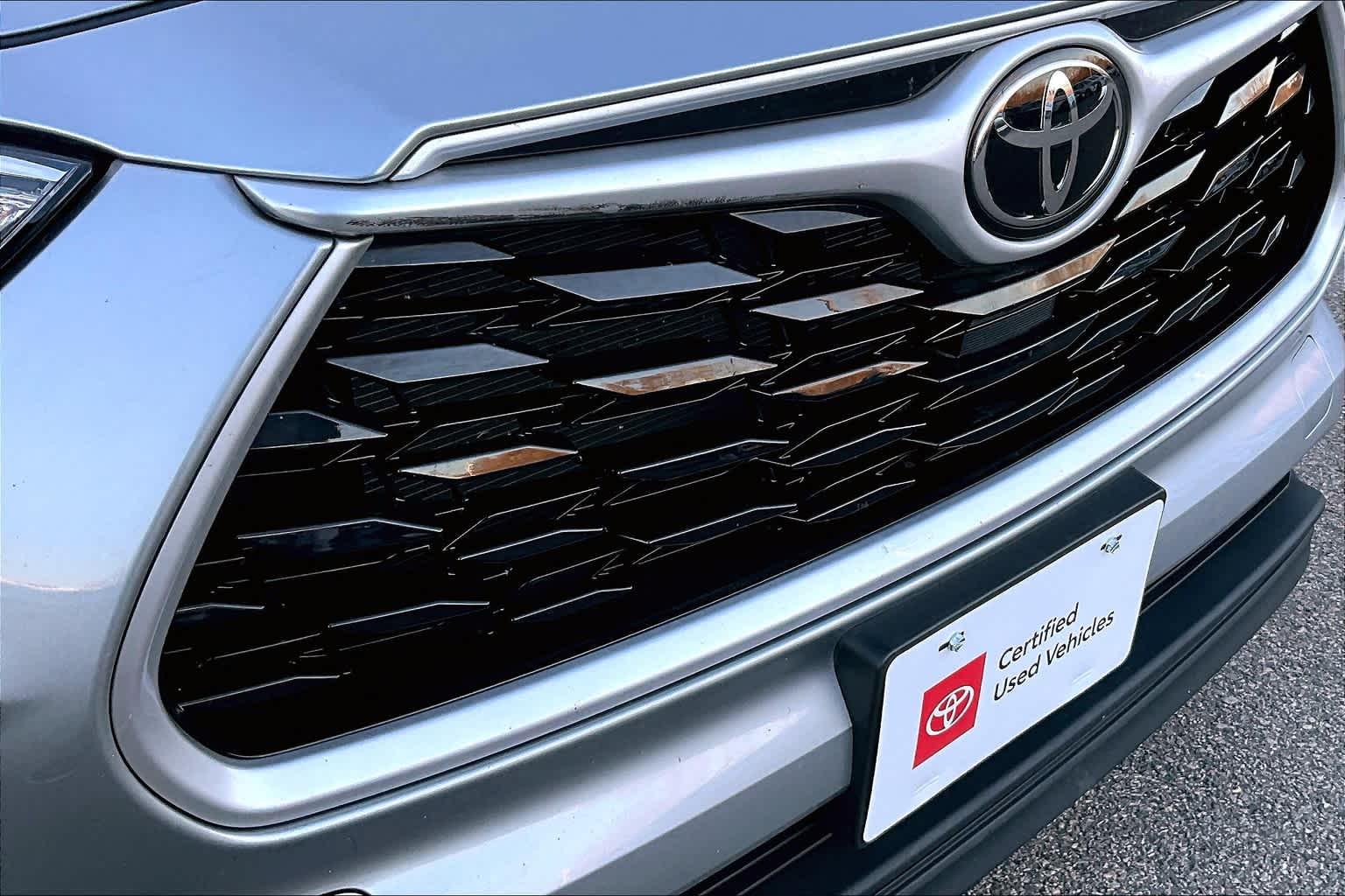 2022 Toyota Highlander LE - Photo 31