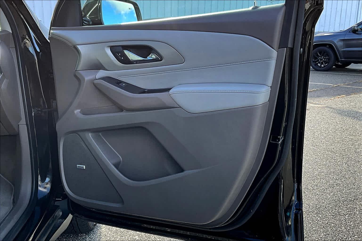 2020 Chevrolet Traverse LT Leather - Photo 12