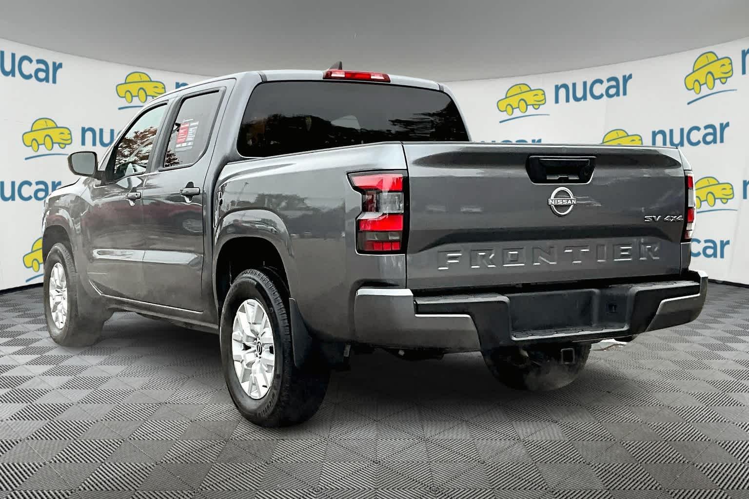 2022 Nissan Frontier SV Crew Cab 4x4 Auto - Photo 4