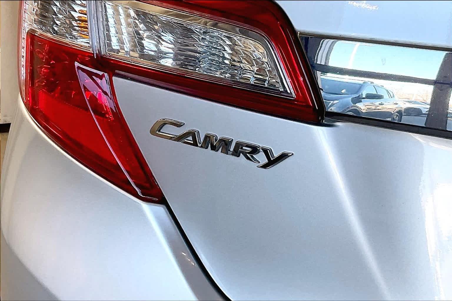 2012 Toyota Camry Hybrid XLE - Photo 29