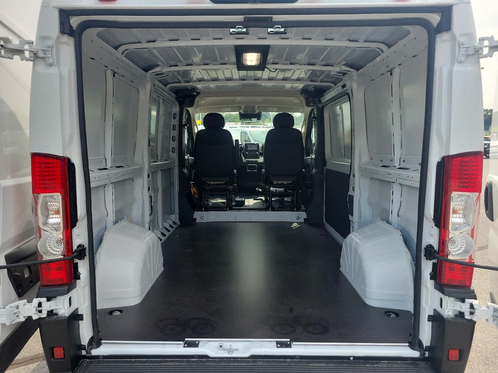 2024 Ram ProMaster Tradesman - Photo 19