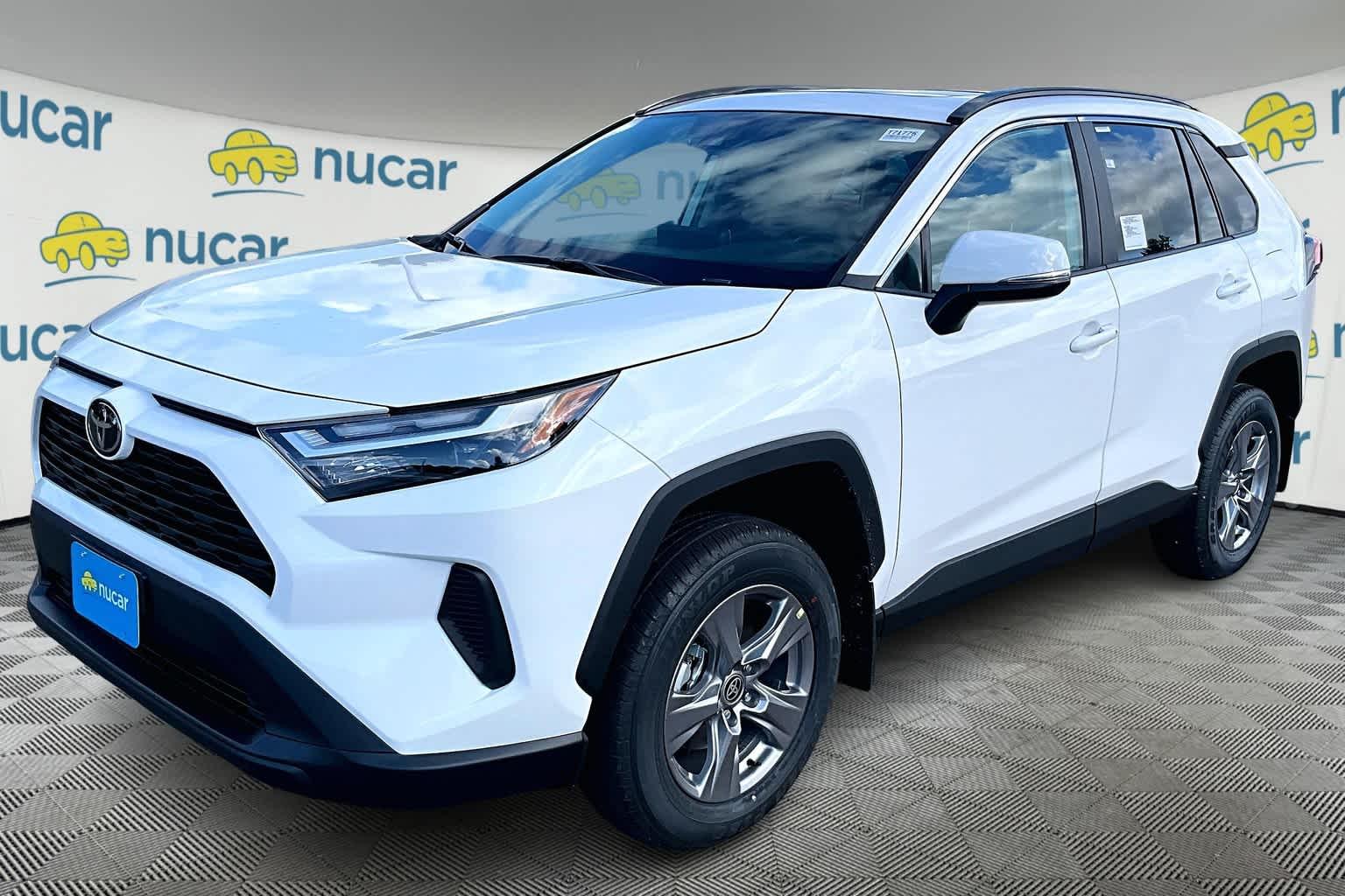 2024 Toyota RAV4 XLE - Photo 3