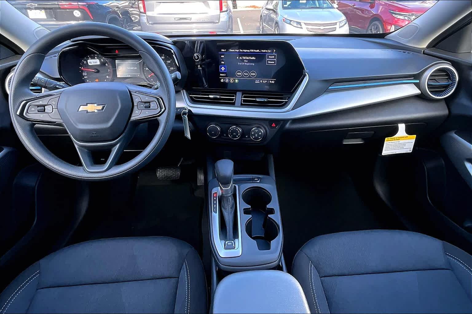 2025 Chevrolet Trax LS - Photo 11