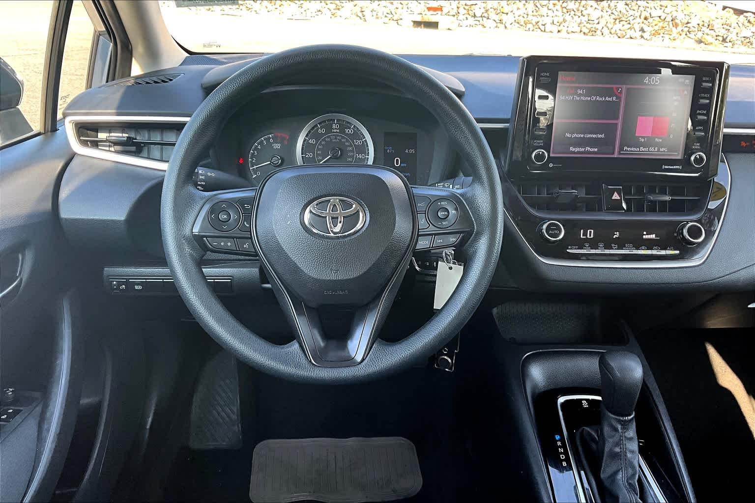 2022 Toyota Corolla LE - Photo 17