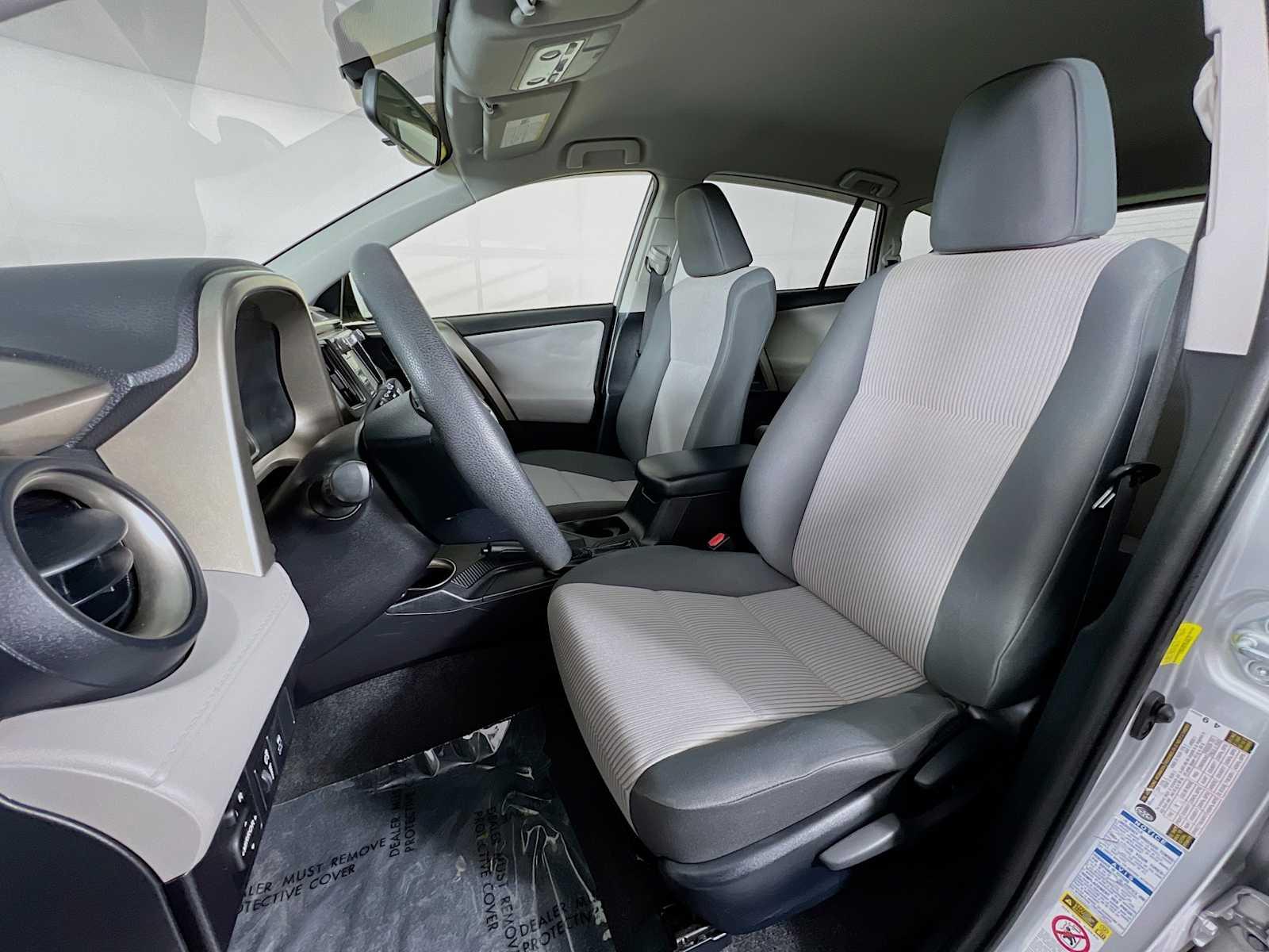 2014 Toyota RAV4 LE - Photo 20