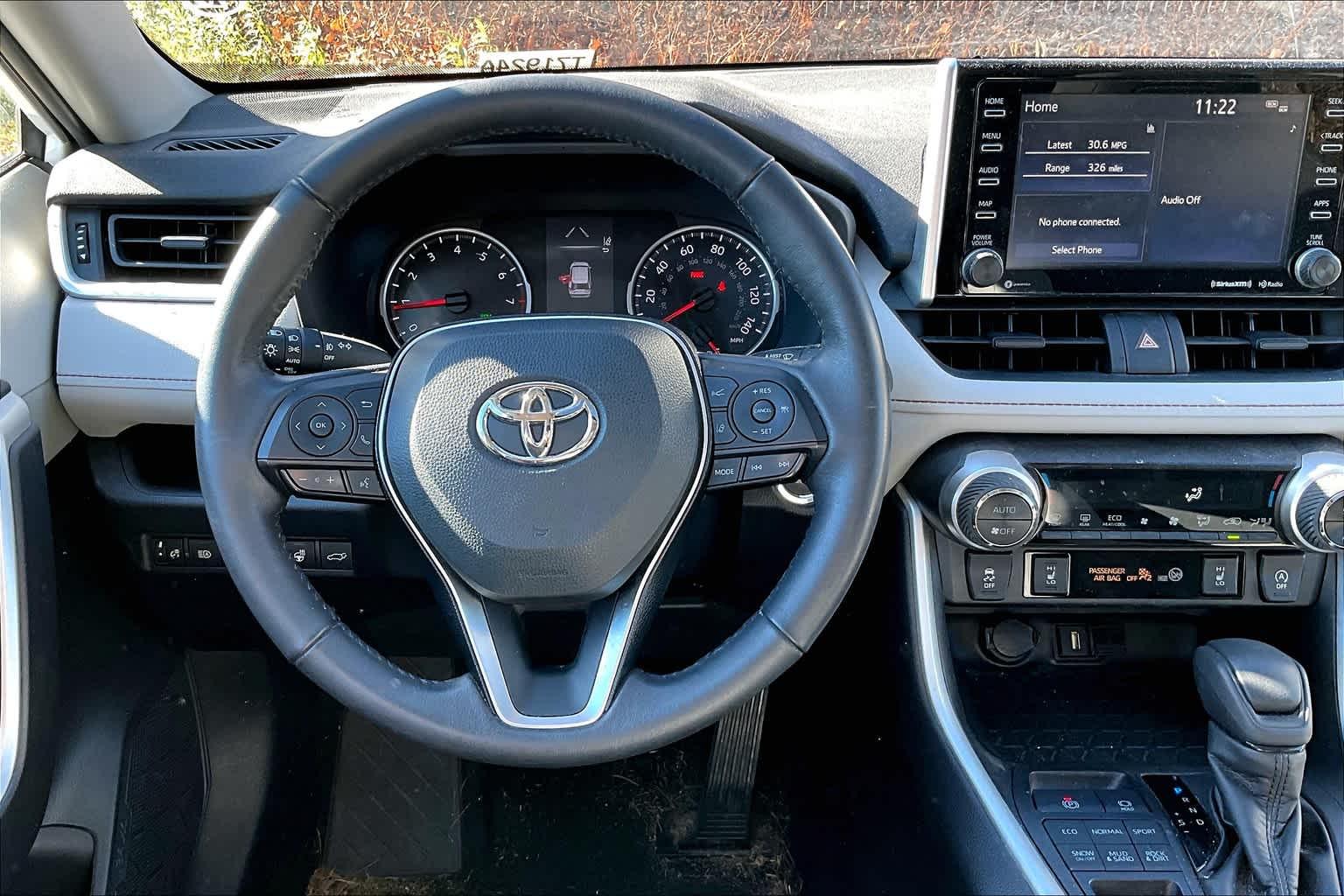 2021 Toyota RAV4 XLE - Photo 7