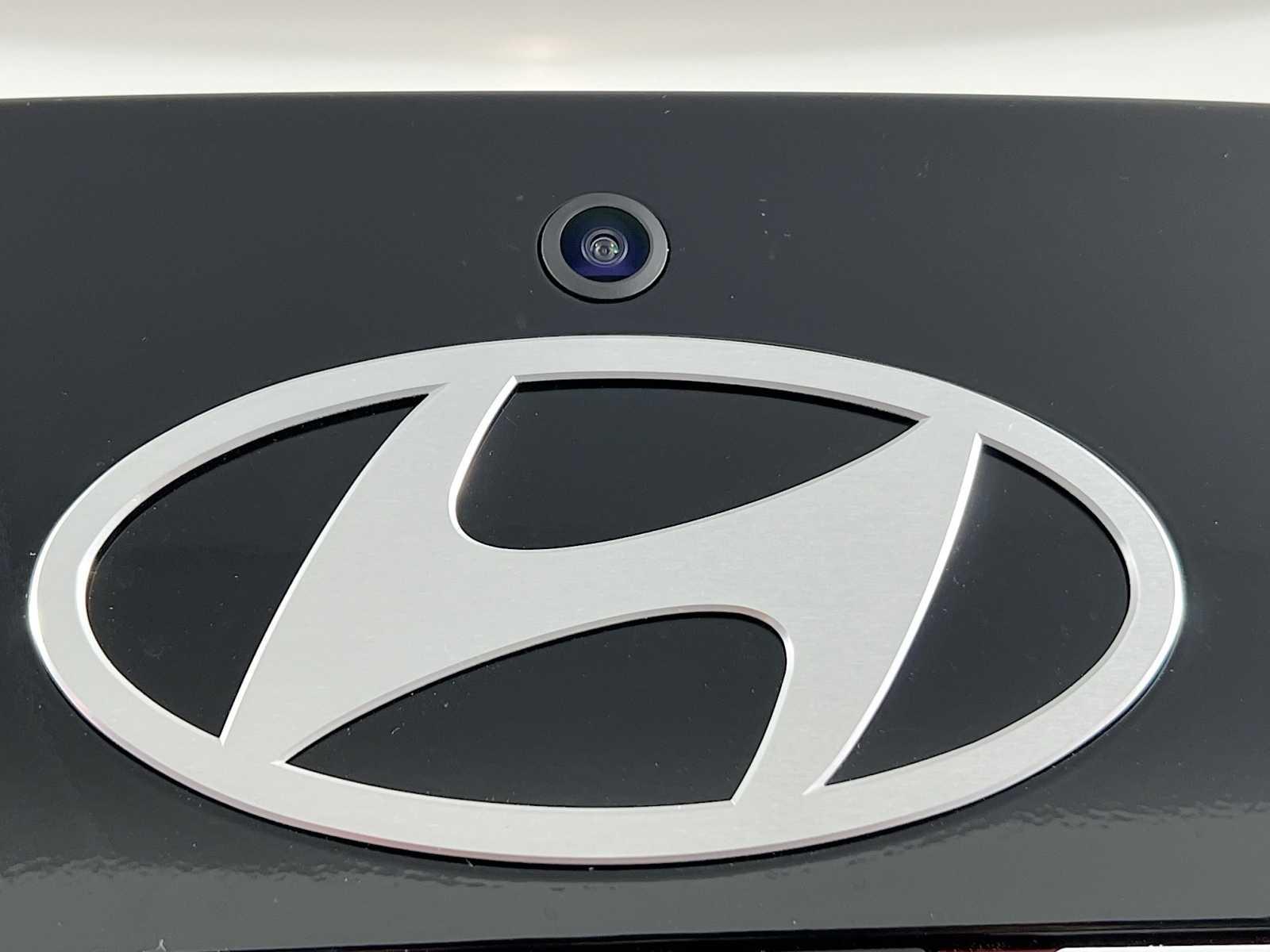 2024 Hyundai Elantra Limited - Photo 18