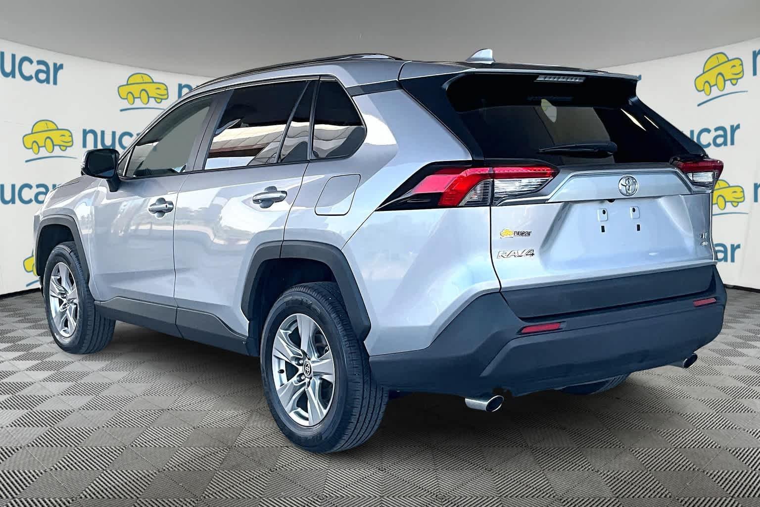 2023 Toyota RAV4 XLE - Photo 4