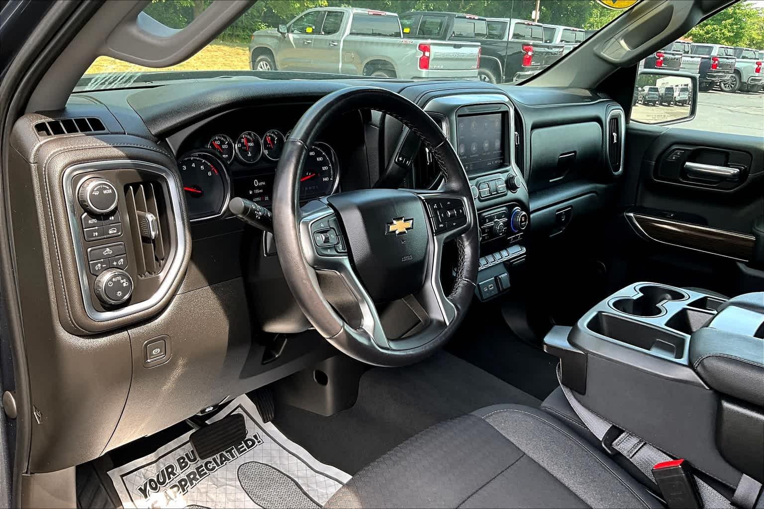 2022 Chevrolet Silverado 1500 LTD LT 4WD Crew Cab 147 - Photo 8