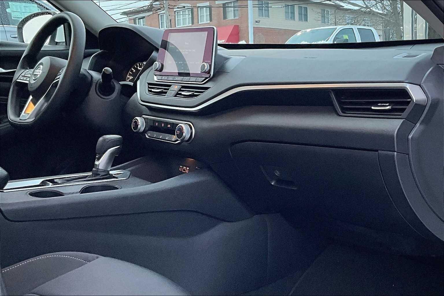 2020 Nissan Altima 2.5 S - Photo 14