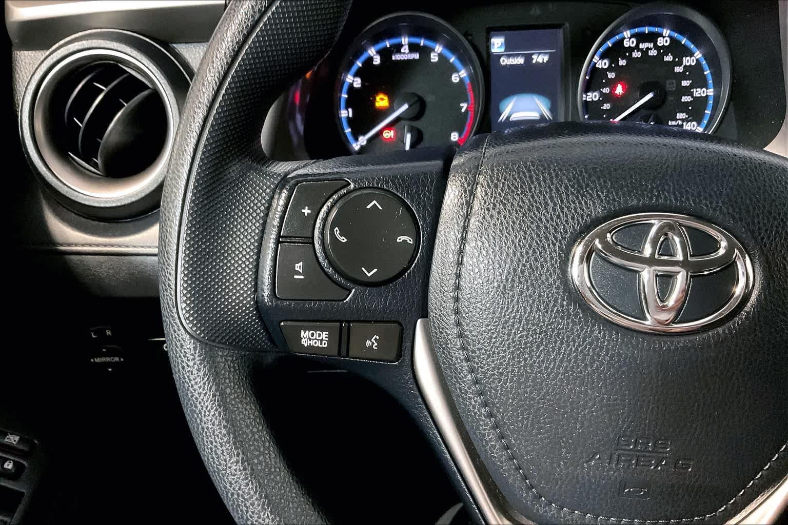 2018 Toyota RAV4 LE - Photo 21