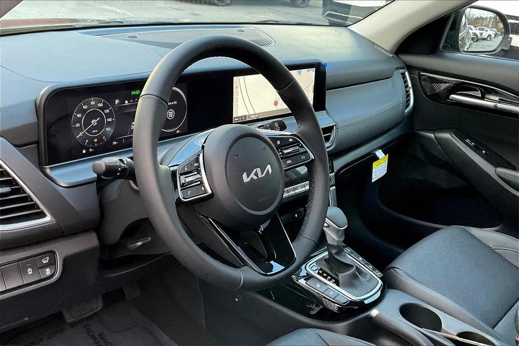 2025 Kia Seltos EX - Photo 8