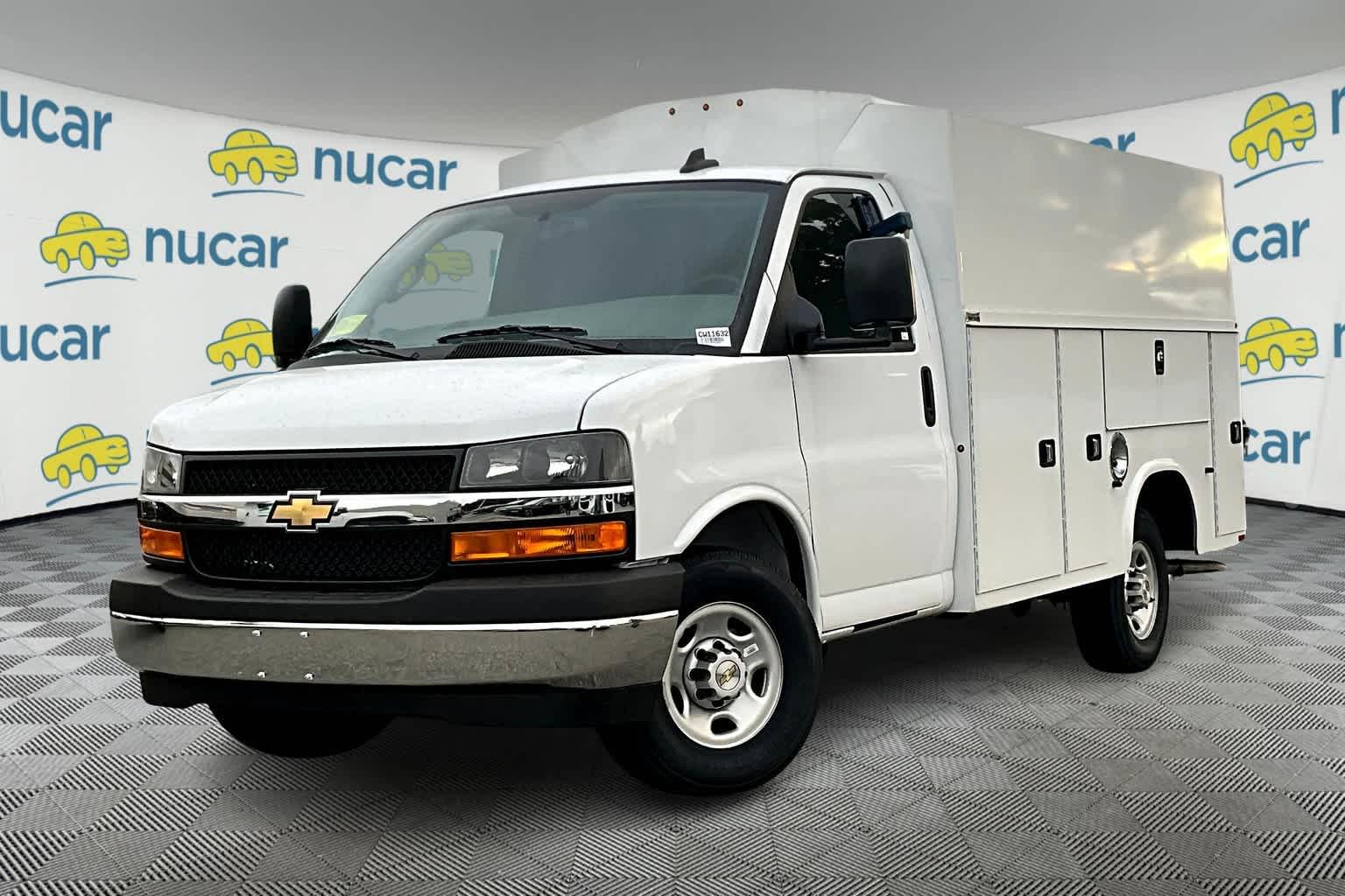 2024 Chevrolet Express 3500 Van 139 - Photo 3