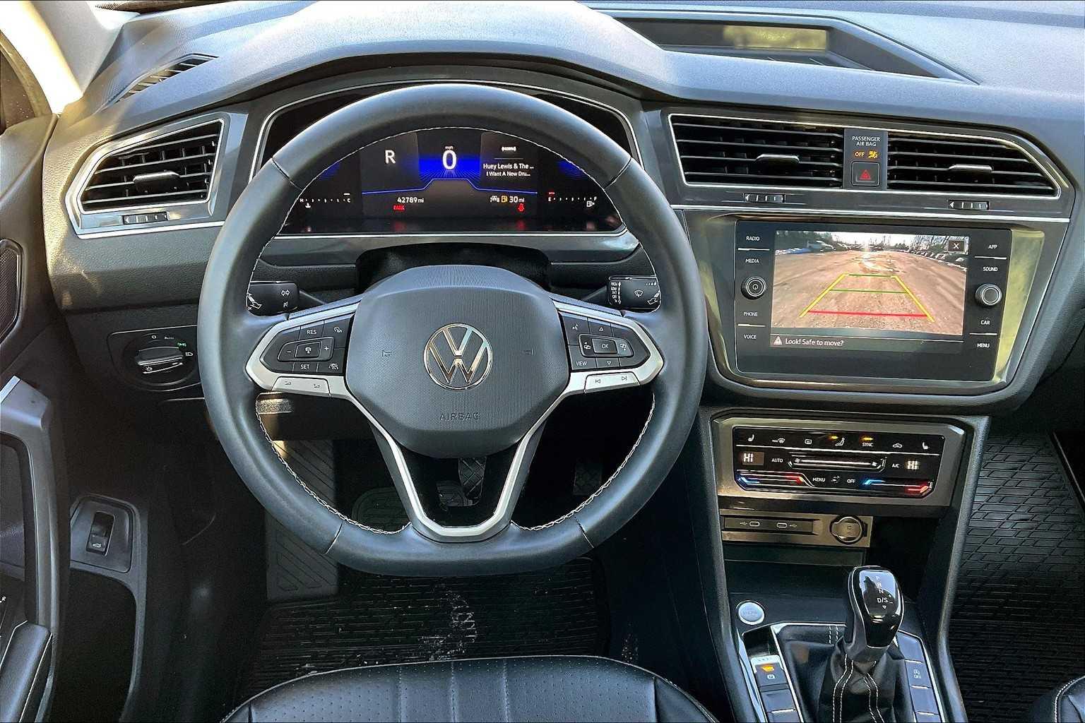 2022 Volkswagen Tiguan SE - Photo 17