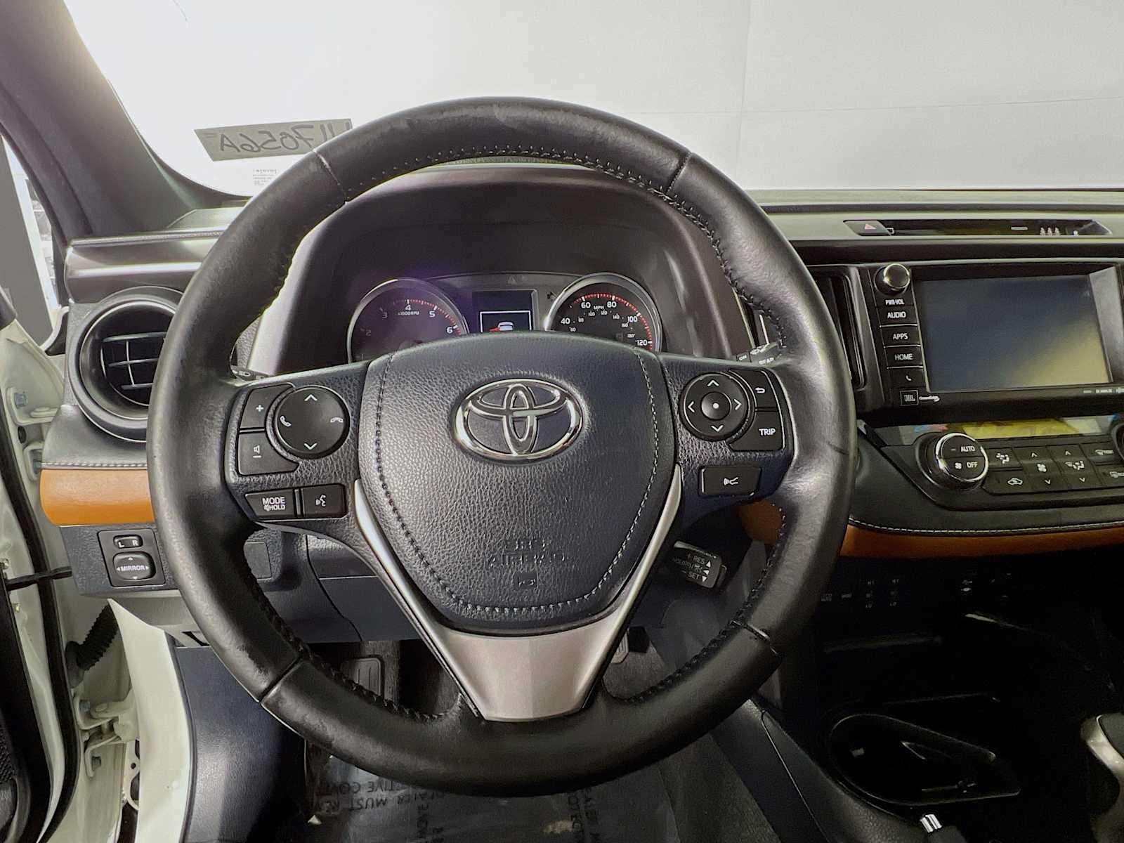 2017 Toyota RAV4 SE - Photo 11