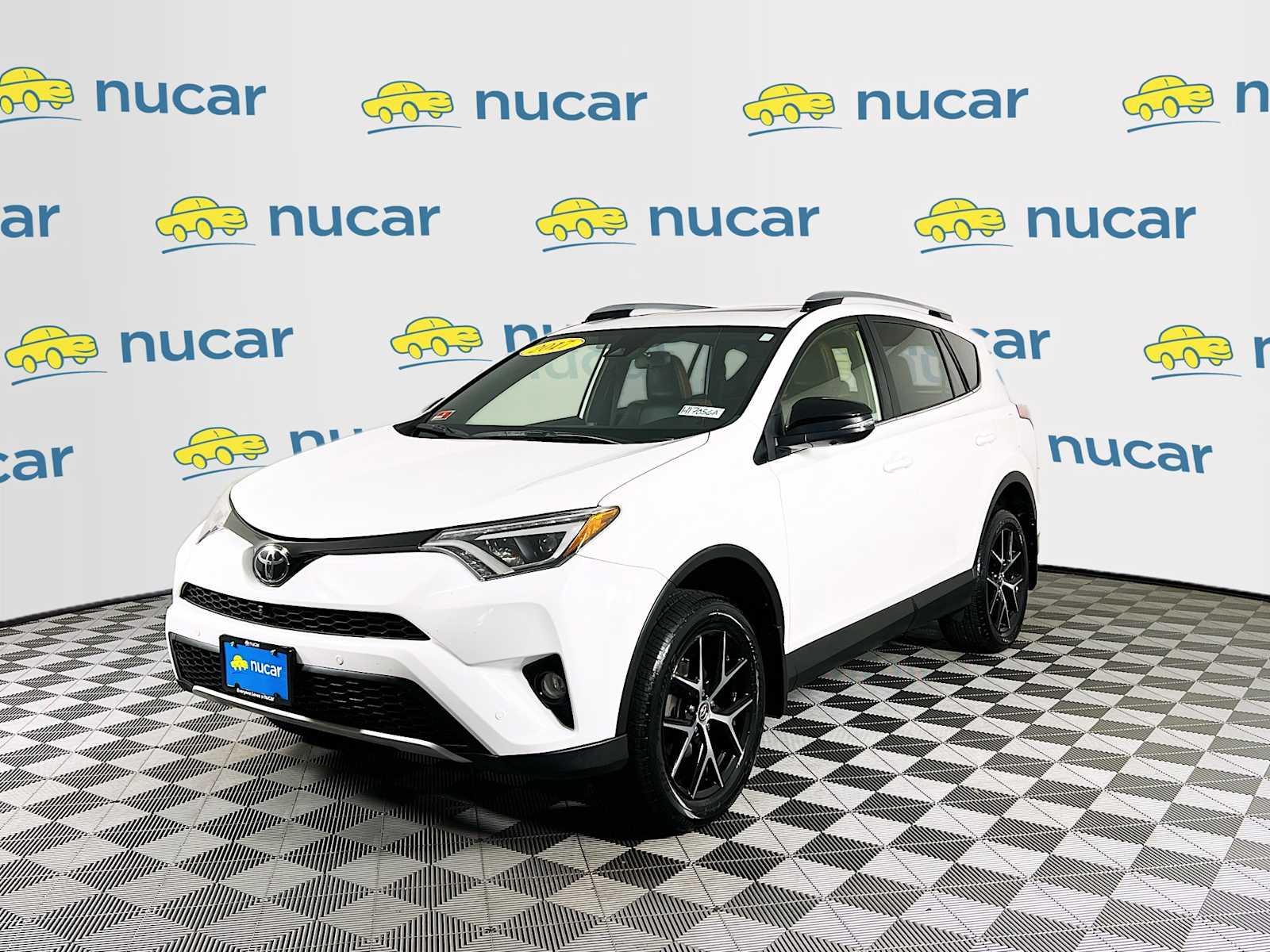 2017 Toyota RAV4 SE - Photo 3