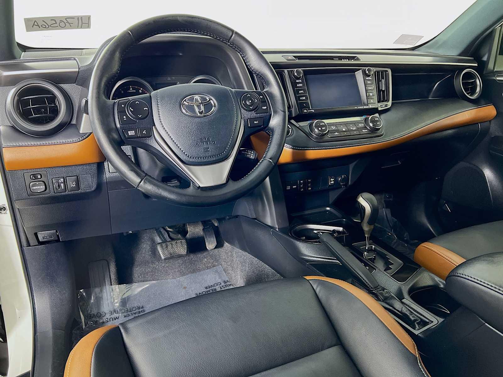 2017 Toyota RAV4 SE - Photo 9