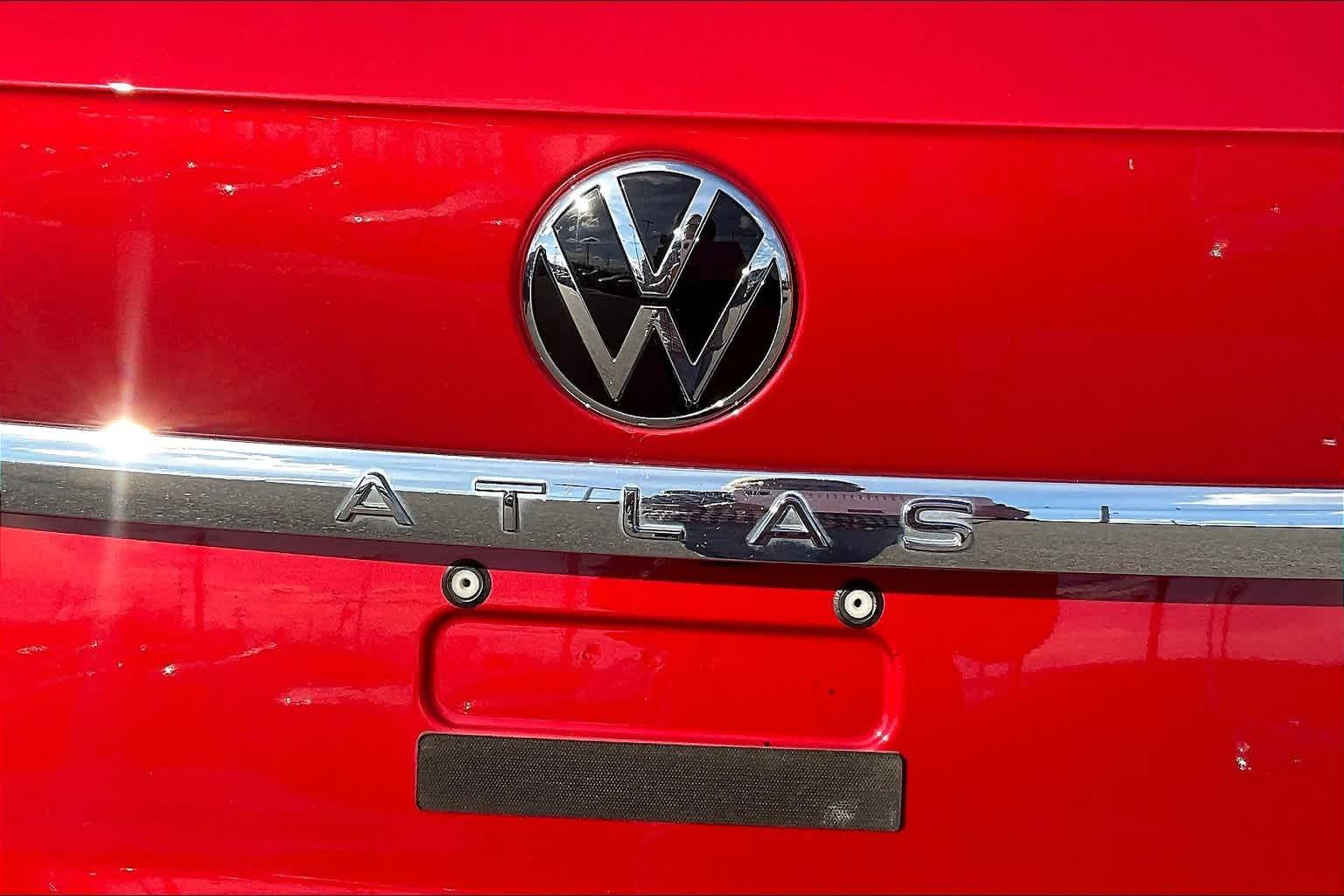 2022 Volkswagen Atlas 3.6L V6 SE w/Technology - Photo 28