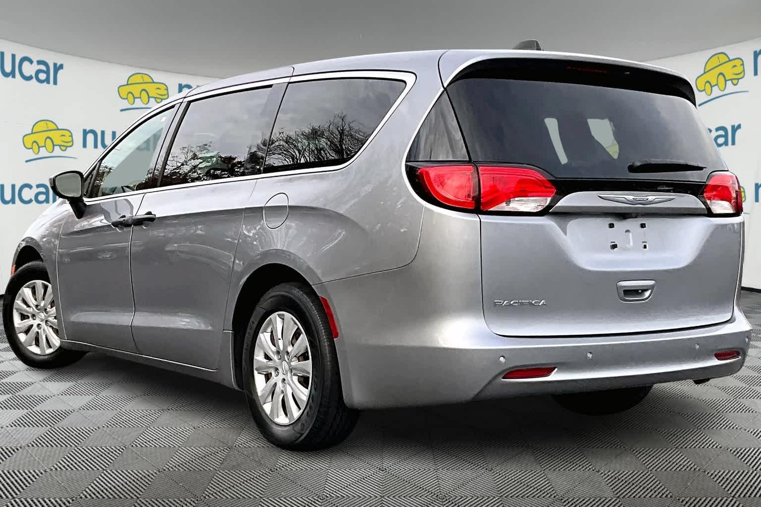 2018 Chrysler Pacifica L - Photo 4