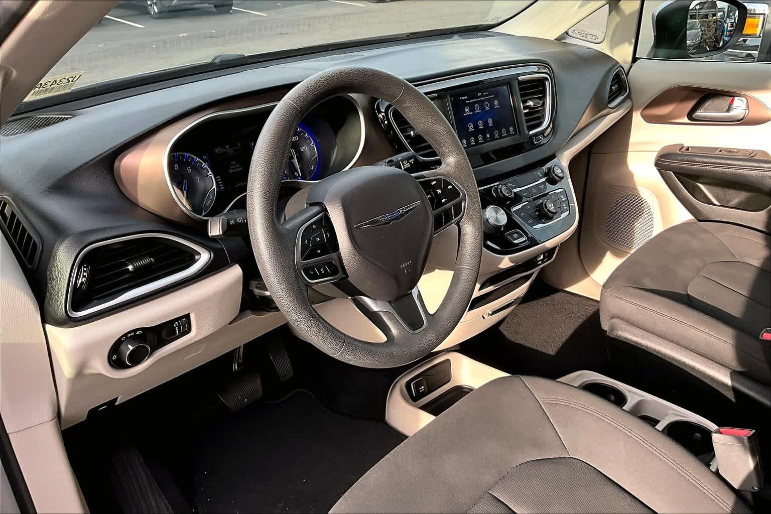 2018 Chrysler Pacifica L - Photo 8