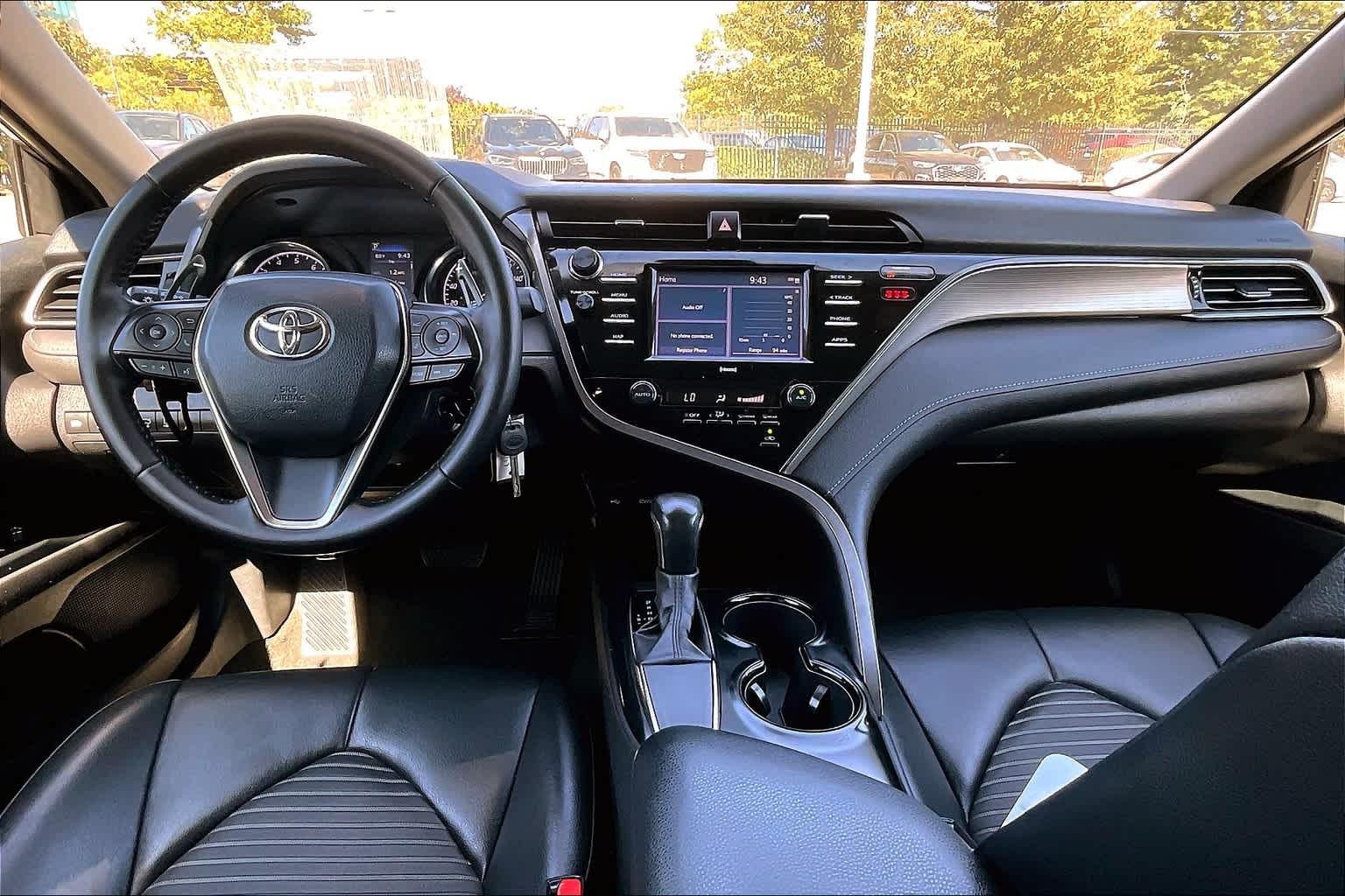 2020 Toyota Camry SE - Photo 21