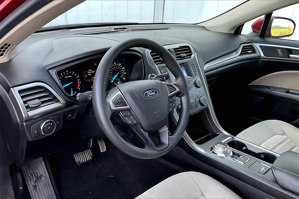 2020 Ford Fusion S - Photo 8