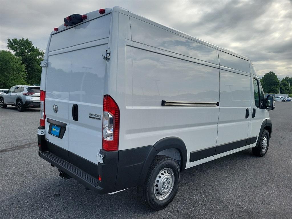 2024 Ram ProMaster 2500 High Roof - Photo 4