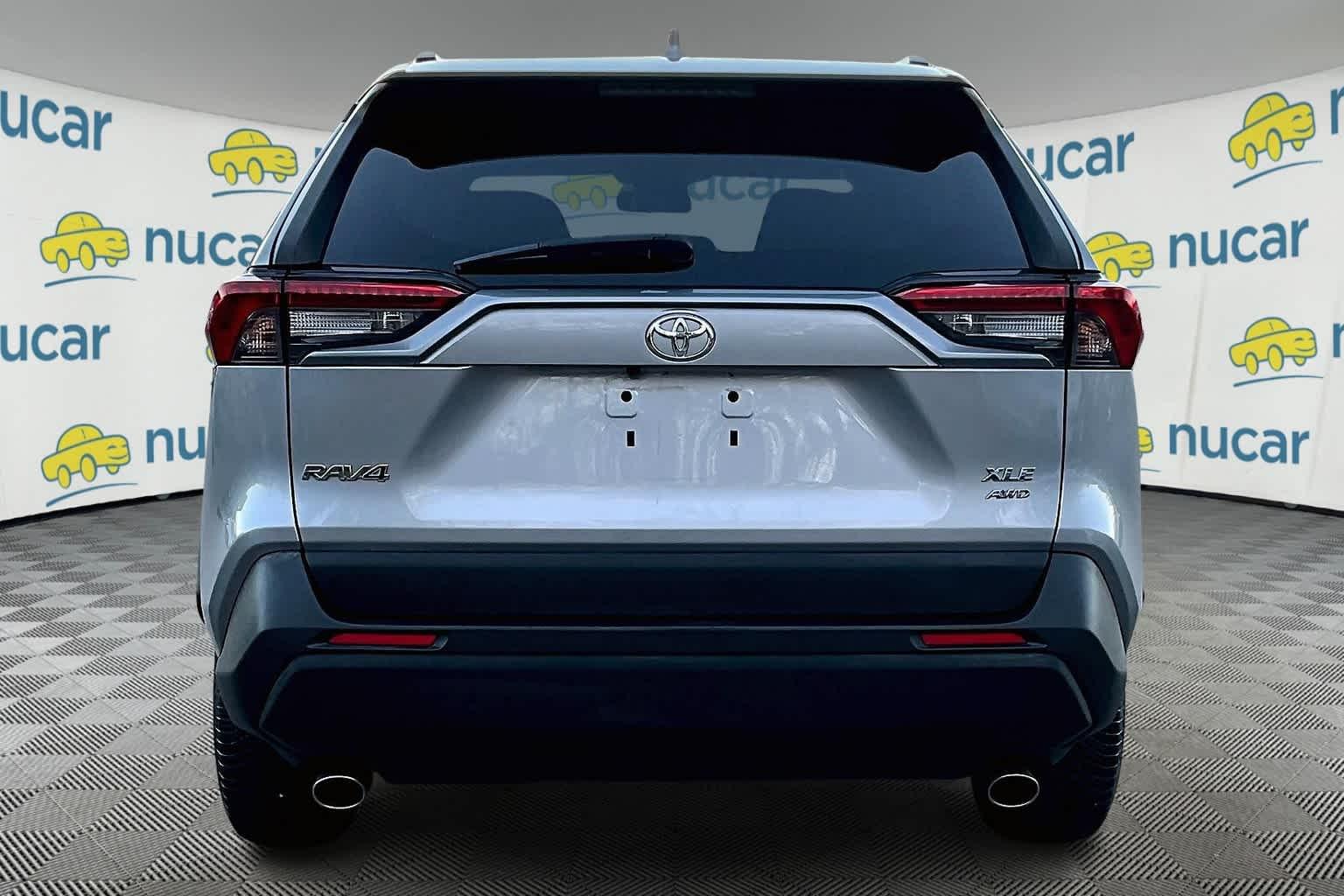 2020 Toyota RAV4 XLE - Photo 5