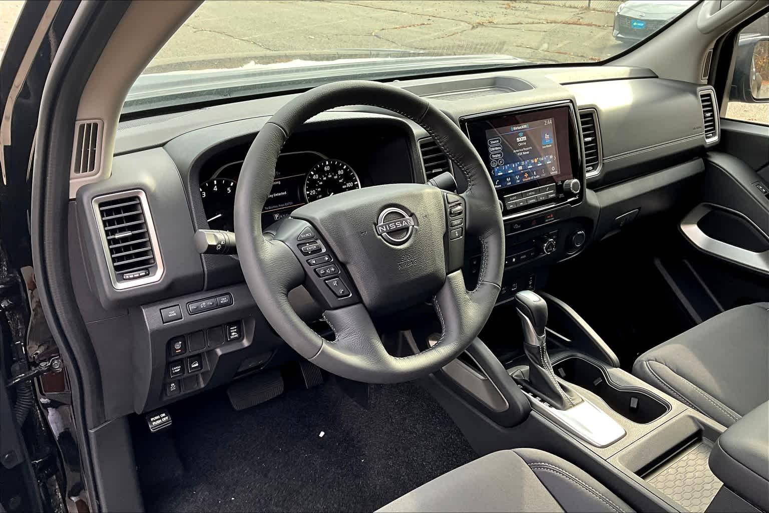 2024 Nissan Frontier SV King Cab 4x4 - Photo 8