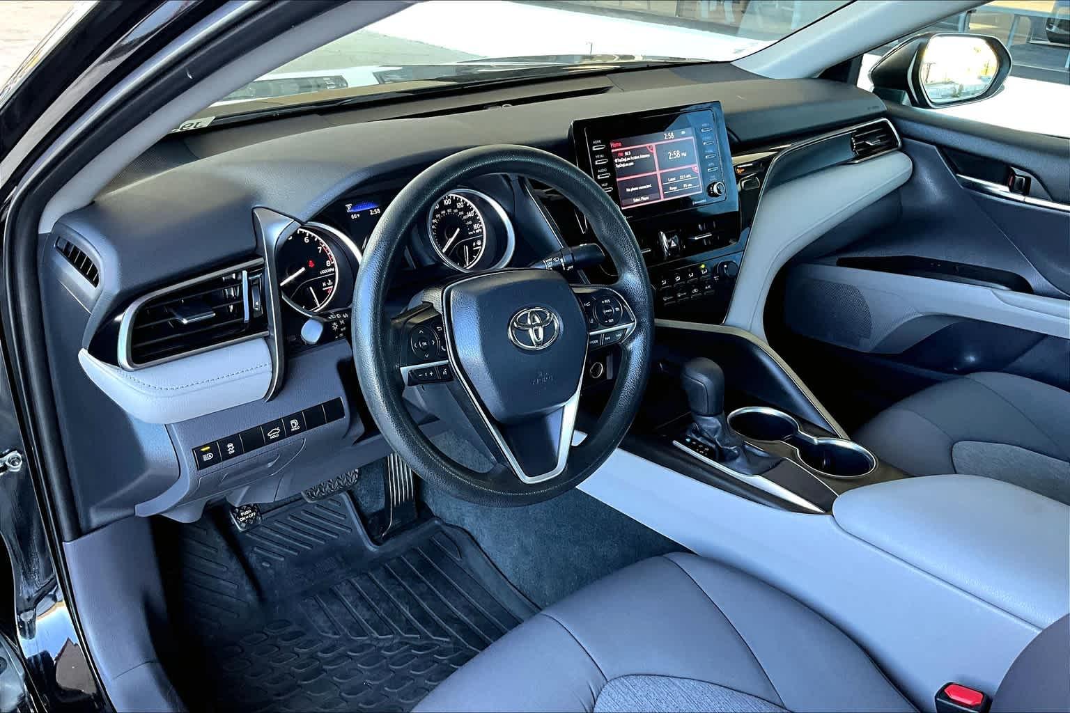 2021 Toyota Camry LE - Photo 8