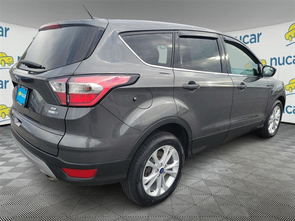 2017 Ford Escape SE - Photo 6