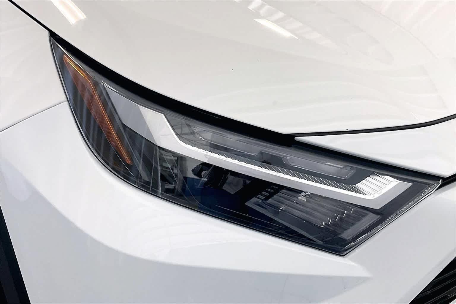 2023 Toyota RAV4 XLE - Photo 32