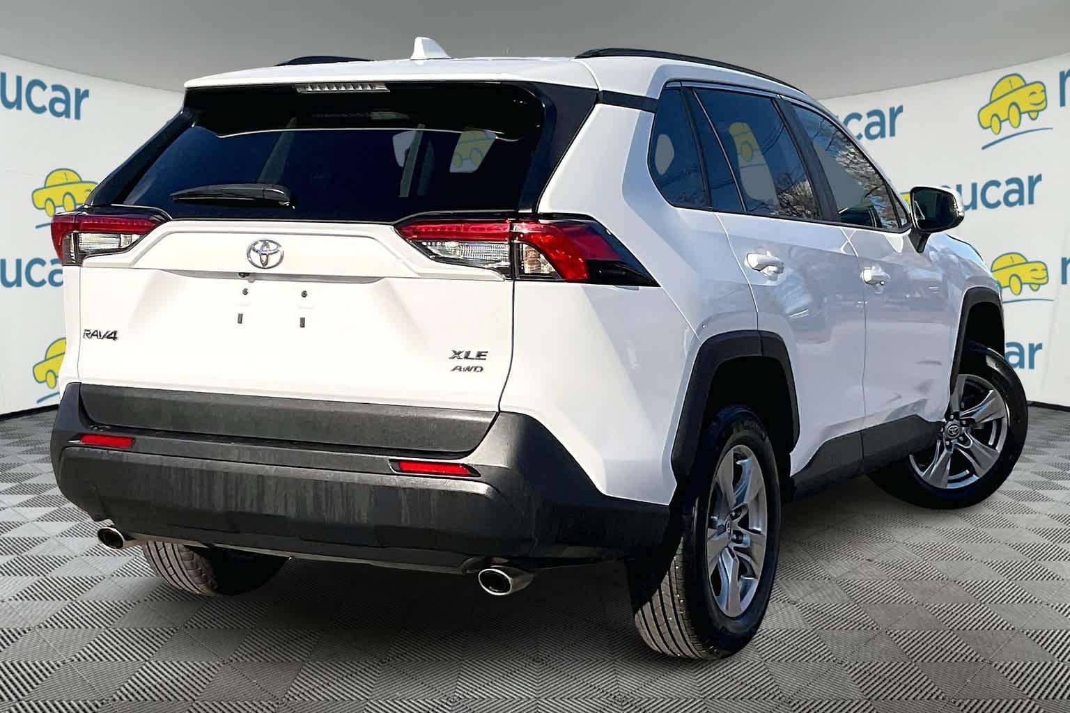 2023 Toyota RAV4 XLE - Photo 6