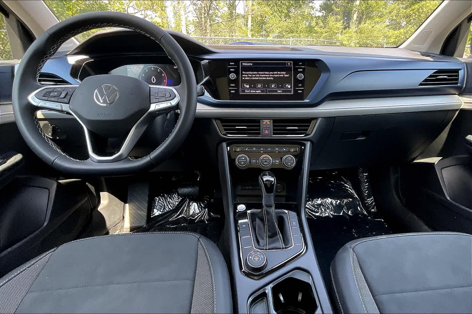 2024 Volkswagen Taos SE - Photo 11