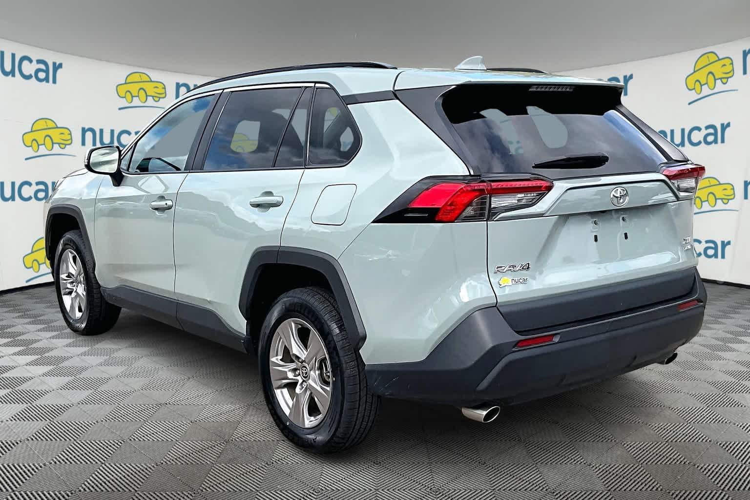 2022 Toyota RAV4 XLE - Photo 4