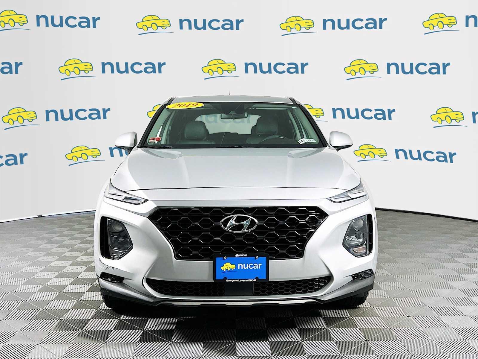 2019 Hyundai Santa Fe SE - Photo 2