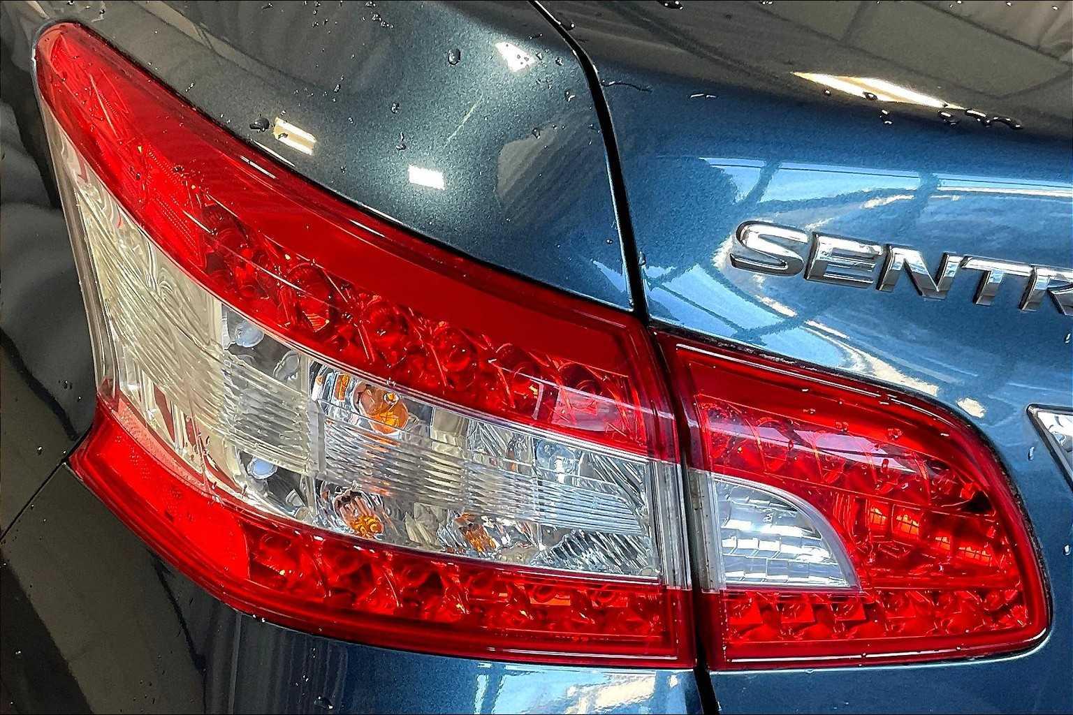 2015 Nissan Sentra SV - Photo 32