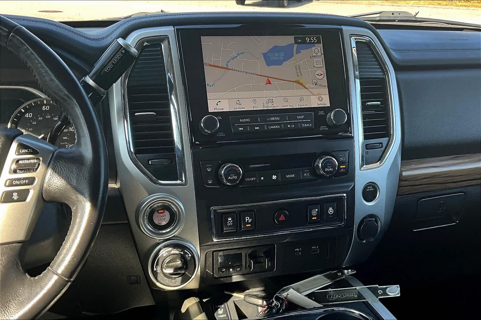 2021 Nissan Titan SL 4x4 Crew Cab - Photo 18