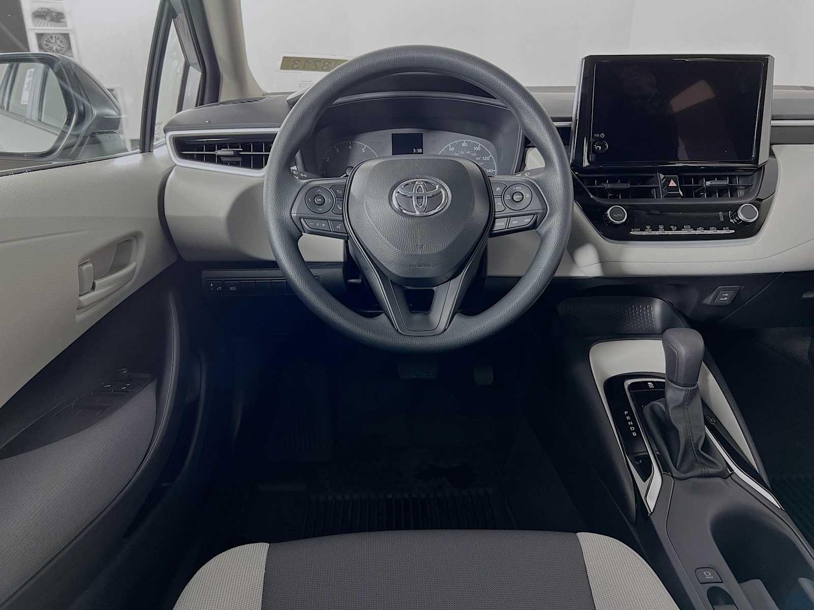 2024 Toyota Corolla LE - Photo 14