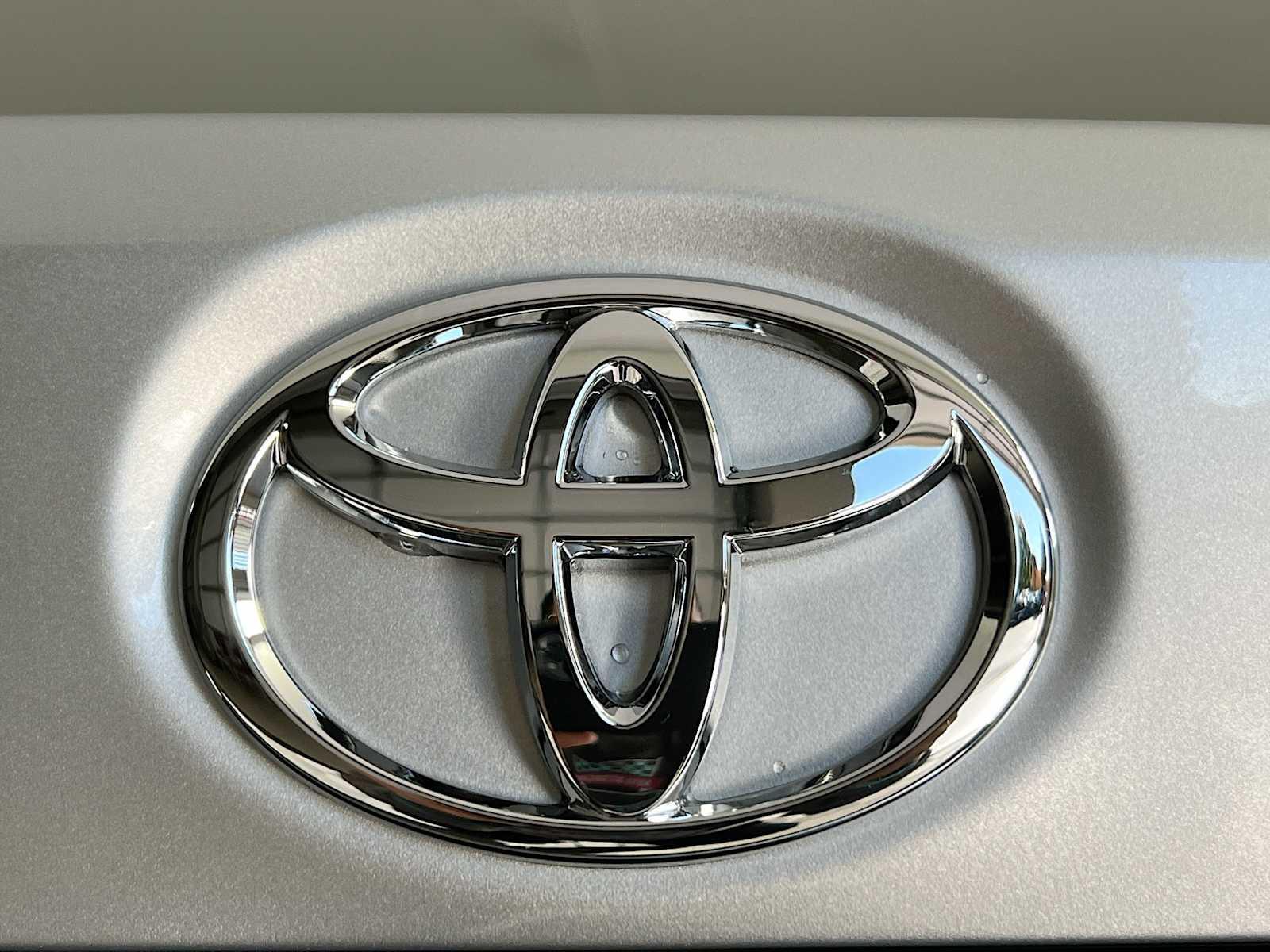 2024 Toyota Corolla LE - Photo 17